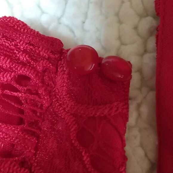 Blue Rain Sleeveless Red Lacey Floral Top - Picture 8 of 15